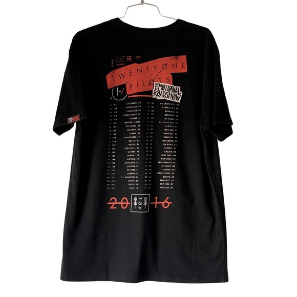 2/$30 Twenty One Pilots Emotional Roadshow 2016 M T-Shirt - Picture 4 of 4